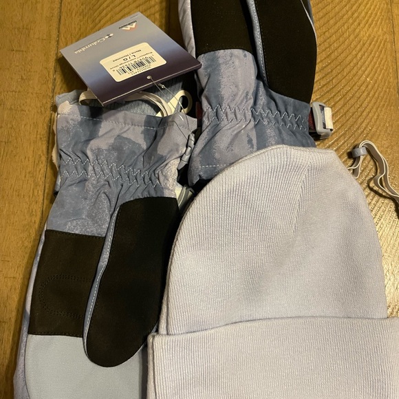 NWT MAD HAPPY GLOVES AND HAT COLLAB WITH COLUMBIA BUNDLE - Picture 5 of 6